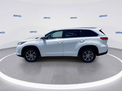 Used 2017 Toyota Highlander XLE FWD image 5