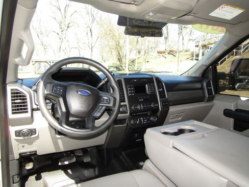 Used 2017 Ford F250 XL image 23