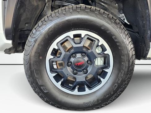 Used 2024 Toyota Tacoma TRD Off-Road AWD/4WD image 11