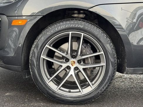 Certified 2023 Porsche Macan image 11