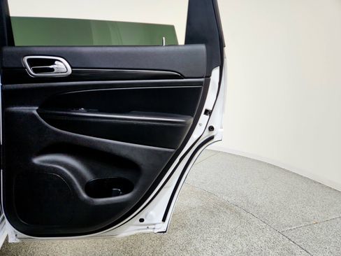 Used 2019 Jeep Grand Cherokee Altitude image 20