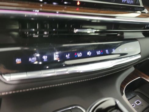 Used 2022 Cadillac Escalade Luxury RWD image 27