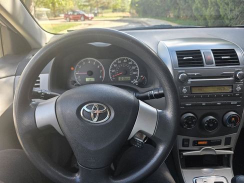 Used 2011 Toyota Corolla LE FWD image 13