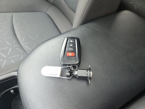 Used 2025 Toyota RAV4 XLE image 22