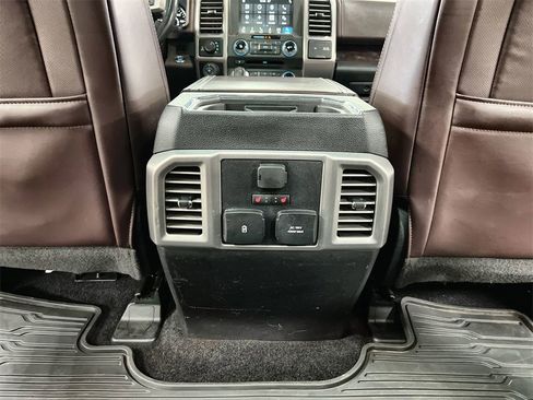 Used 2017 Ford F150 Platinum w/ Equipment Group 701A Luxury image 20