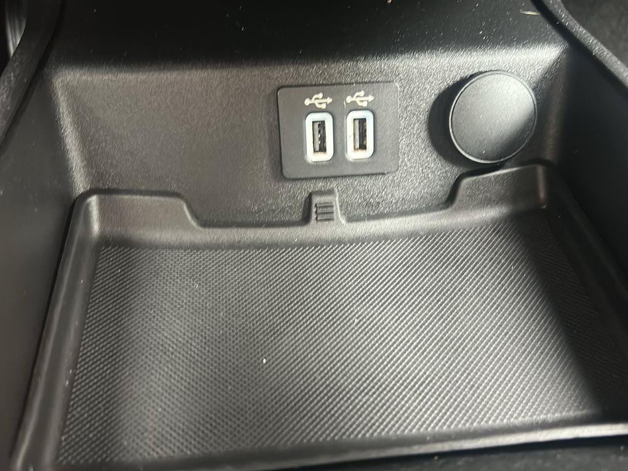 Used 2020 Ford Fusion SE FWD image 26