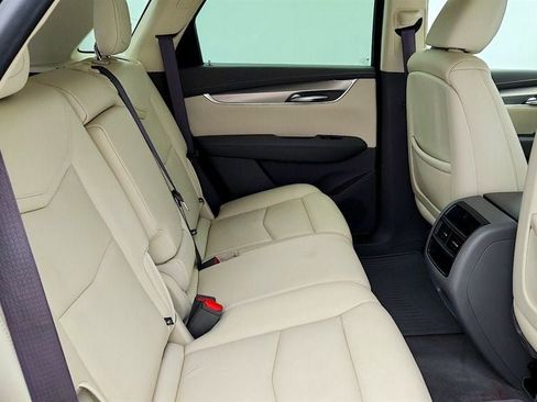 Used 2019 Cadillac XT5 Luxury FWD image 21