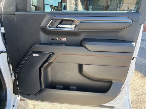 Used 2024 GMC Sierra 1500 AT4 w/ Technology Package image 29