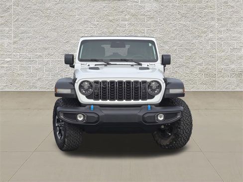 Used 2025 Jeep Wrangler Unlimited Rubicon 4xe w/ Convenience Group AWD/4WD image 2