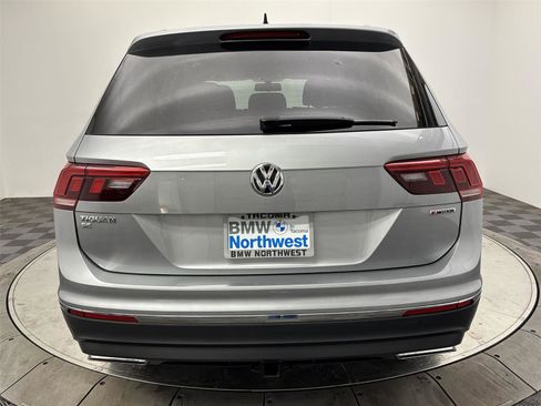 Used 2021 Volkswagen Tiguan SE w/ Panoramic Sunroof Package image 15