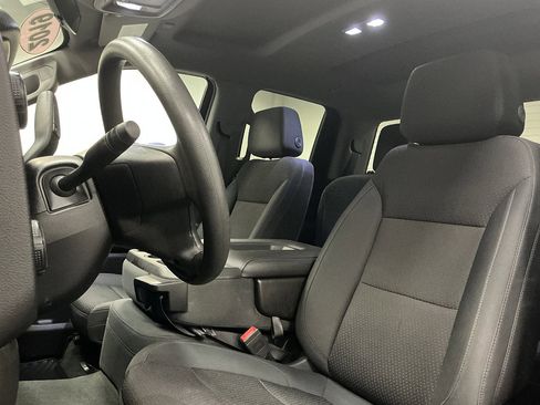 Used 2019 Chevrolet Silverado 1500 Custom Trail Boss w/ Custom Convenience Package AWD/4WD image 9