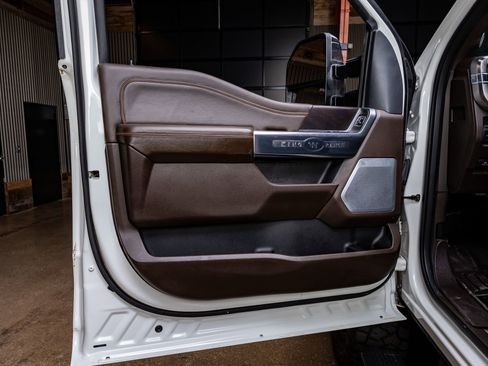 Used 2023 Ford F250 King Ranch w/ Chrome Package image 36