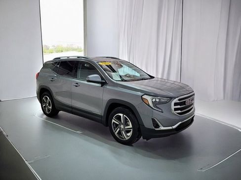 Used 2021 GMC Terrain SLT image 2
