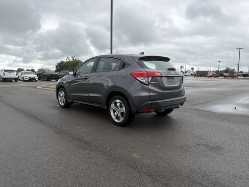 Certified 2021 Honda HR-V LX image 3