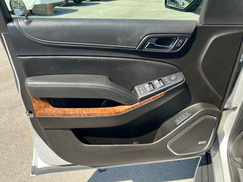 Used 2019 Chevrolet Tahoe Premier AWD/4WD image 14
