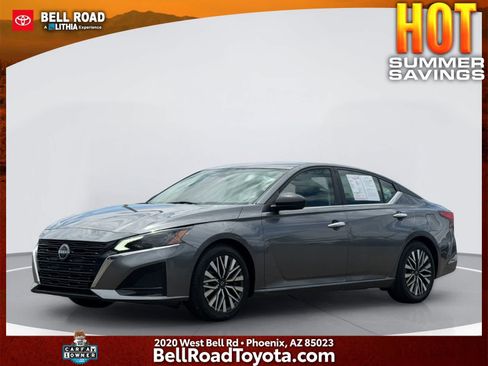 Used 2024 Nissan Altima 2.5 SV FWD image 1