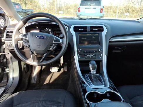 Used 2016 Ford Fusion SE image 7