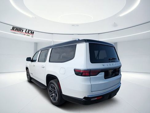 Used 2024 Jeep Wagoneer L Base w/ Premium Group I image 5