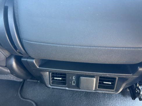 Certified 2025 GMC Sierra 1500 SLT RWD image 14