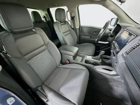 Used 2024 Nissan Frontier SV w/ SV Convenience Package image 29