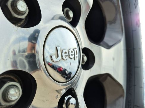 Used 2018 Jeep Wrangler Unlimited Sahara AWD/4WD image 26