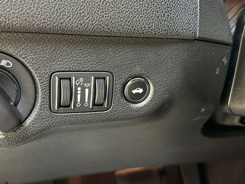 Used 2019 Dodge Charger SXT w/ Plus Group image 17