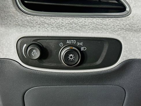 Used 2020 Chevrolet Bolt LT FWD image 17
