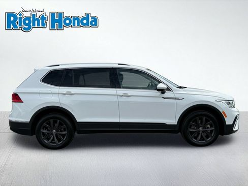 Used 2024 Volkswagen Tiguan SE AWD/4WD image 8