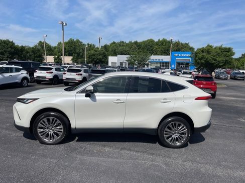 Used 2022 Toyota Venza Limited AWD/4WD image 6
