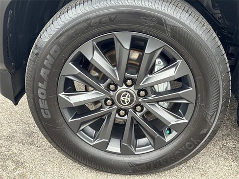 Used 2025 Toyota Land Cruiser image 9