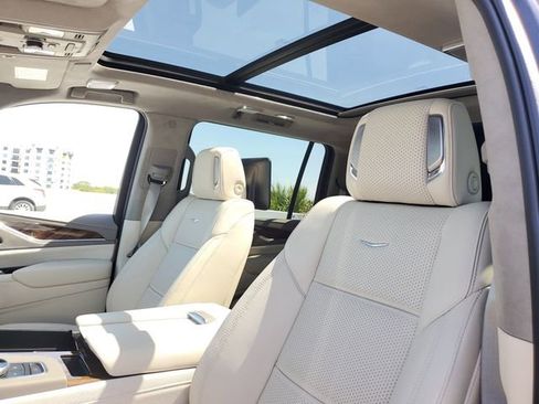 Certified 2023 Cadillac Escalade ESV Sport Platinum w/ LPO, ONYX Package AWD/4WD image 21