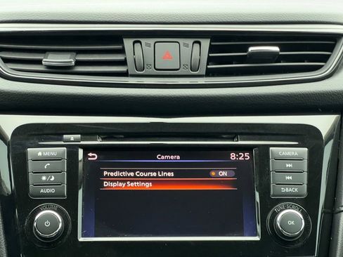 Used 2018 Nissan Rogue SV FWD image 8