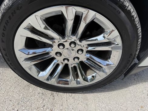 Used 2019 Cadillac Escalade Premium Luxury w/ LPO, Radiant Package AWD/4WD image 14