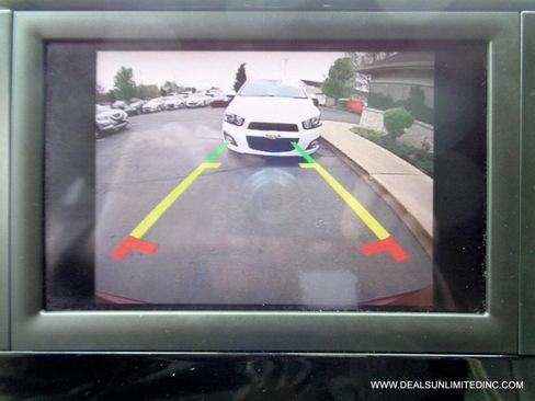 Used 2018 Chrysler Pacifica Touring-L FWD image 12