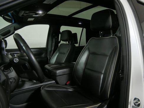 Used 2021 GMC Yukon SLT w/ SLT Premium Package AWD/4WD image 10