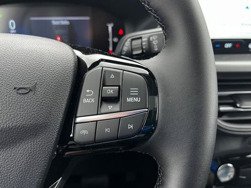 Used 2025 Ford Escape SE FWD image 12