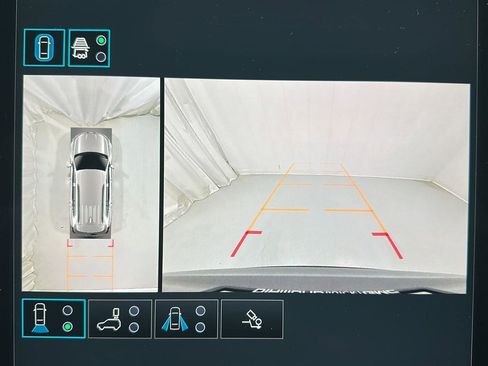 Used 2025 GMC Acadia Elevation w/ Elevation Premium Package image 13