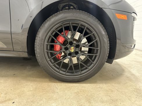 Used 2018 Porsche Macan GTS AWD/4WD image 13
