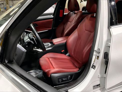 Used 2024 BMW 330i xDrive Sedan w/ Convenience Package image 7