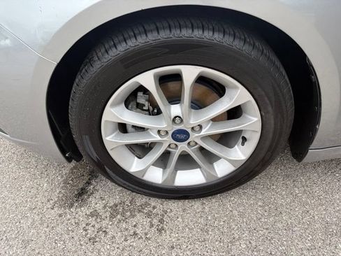Used 2020 Ford Fusion SE FWD image 11