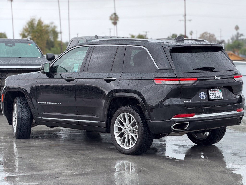 Used 2023 Jeep Grand Cherokee Summit w/ Luxury Tech Group V AWD/4WD image 3