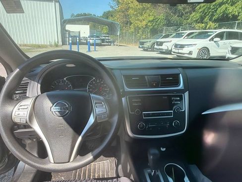Used 2017 Nissan Altima 2.5 S FWD image 12