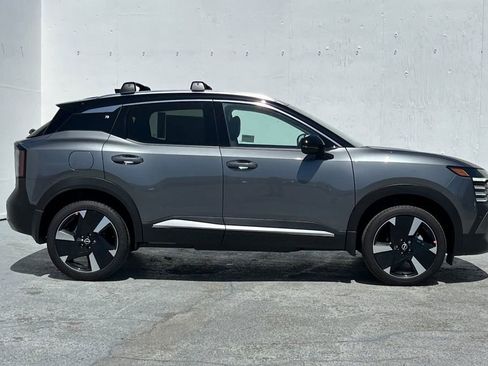 New 2025 Nissan Kicks SR w/ Illumination Package FWD image 3