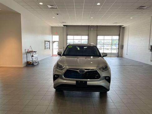 Used 2021 Toyota Highlander Limited AWD/4WD image 7