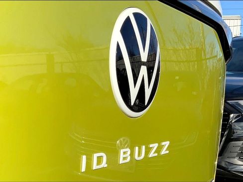 New 2025 Volkswagen ID. Buzz 1st Edition image 20