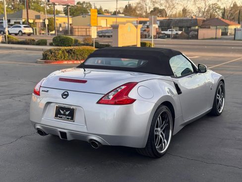Used 2012 Nissan 370Z Roadster RWD image 6