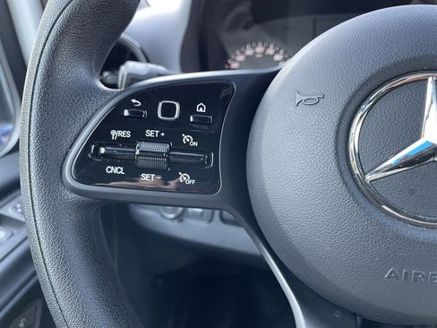 Used 2019 Mercedes-Benz Sprinter 2500 image 31