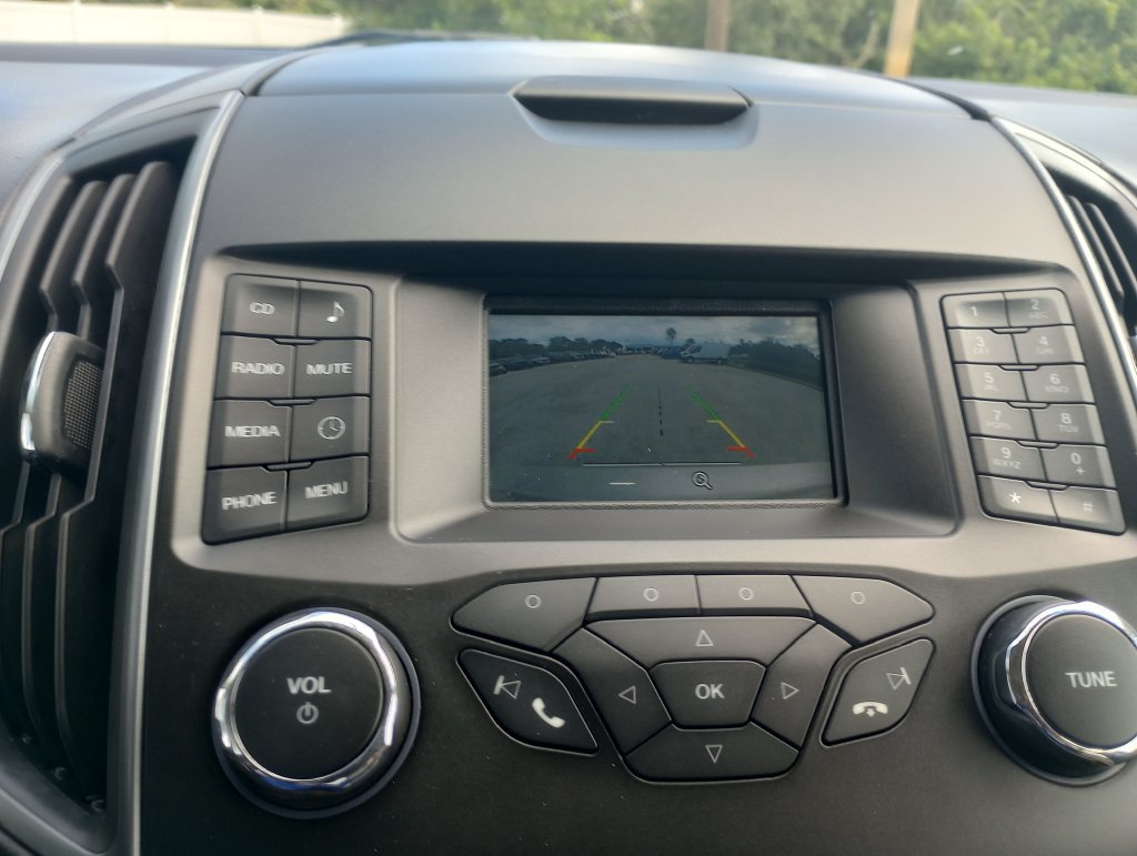 Certified 2018 Ford Edge SE FWD image 29