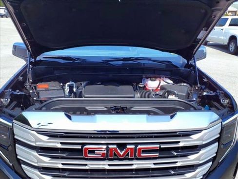 New 2024 GMC Sierra 1500 SLE w/ Preferred Package image 9