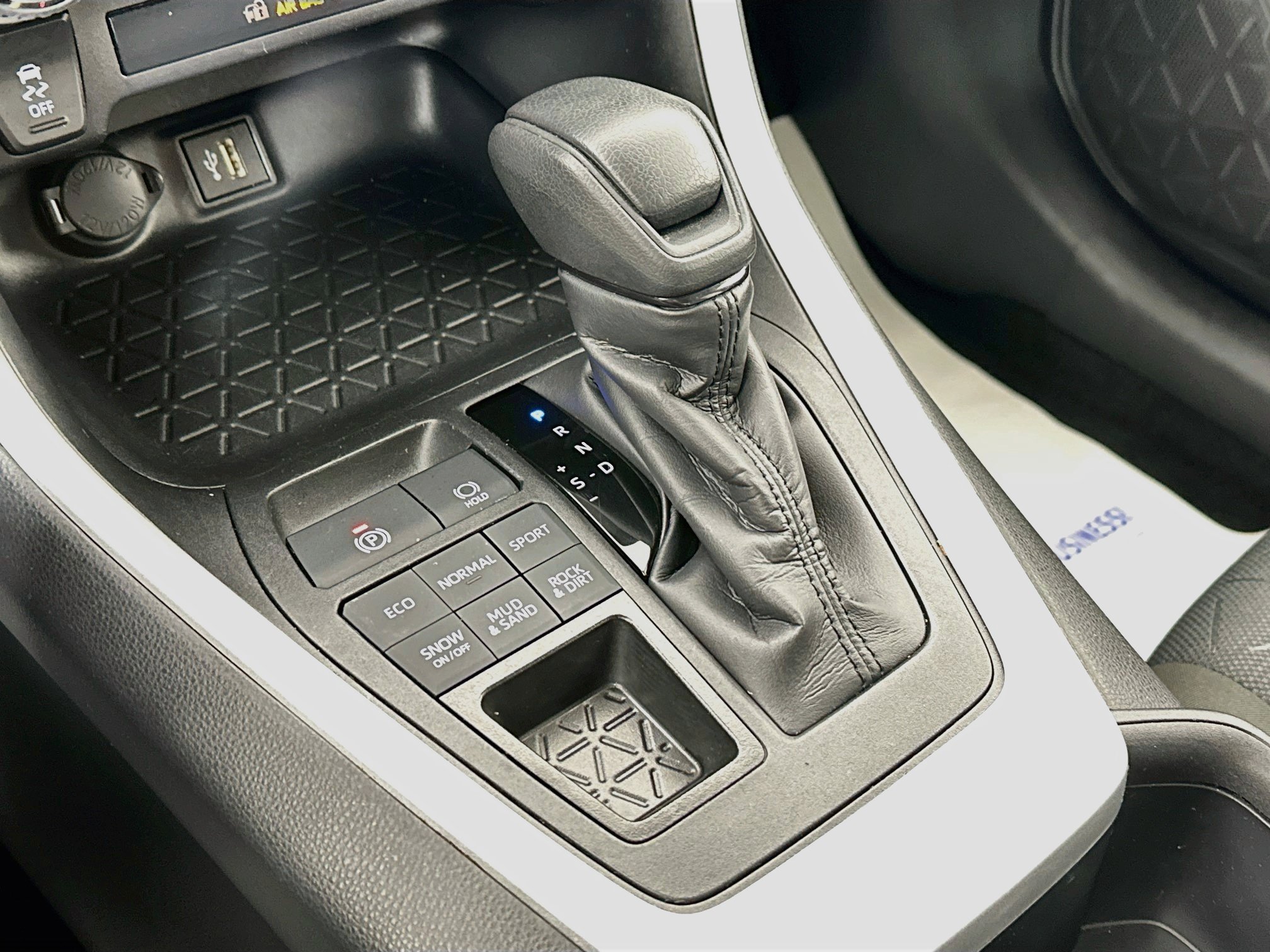 Certified 2025 Toyota RAV4 XLE AWD/4WD image 16